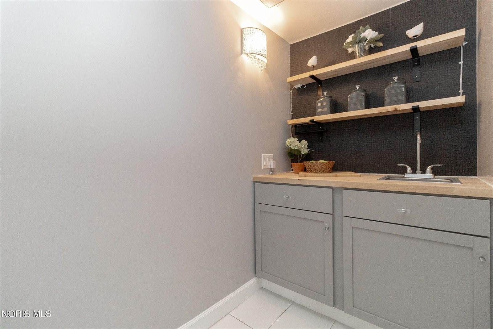 3158 Oak Grove Place, Toledo, OH 43613