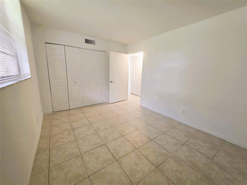 7173 Orange Dr 120, Davie, FL 33314