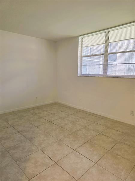 7173 Orange Dr 120, Davie, FL 33314