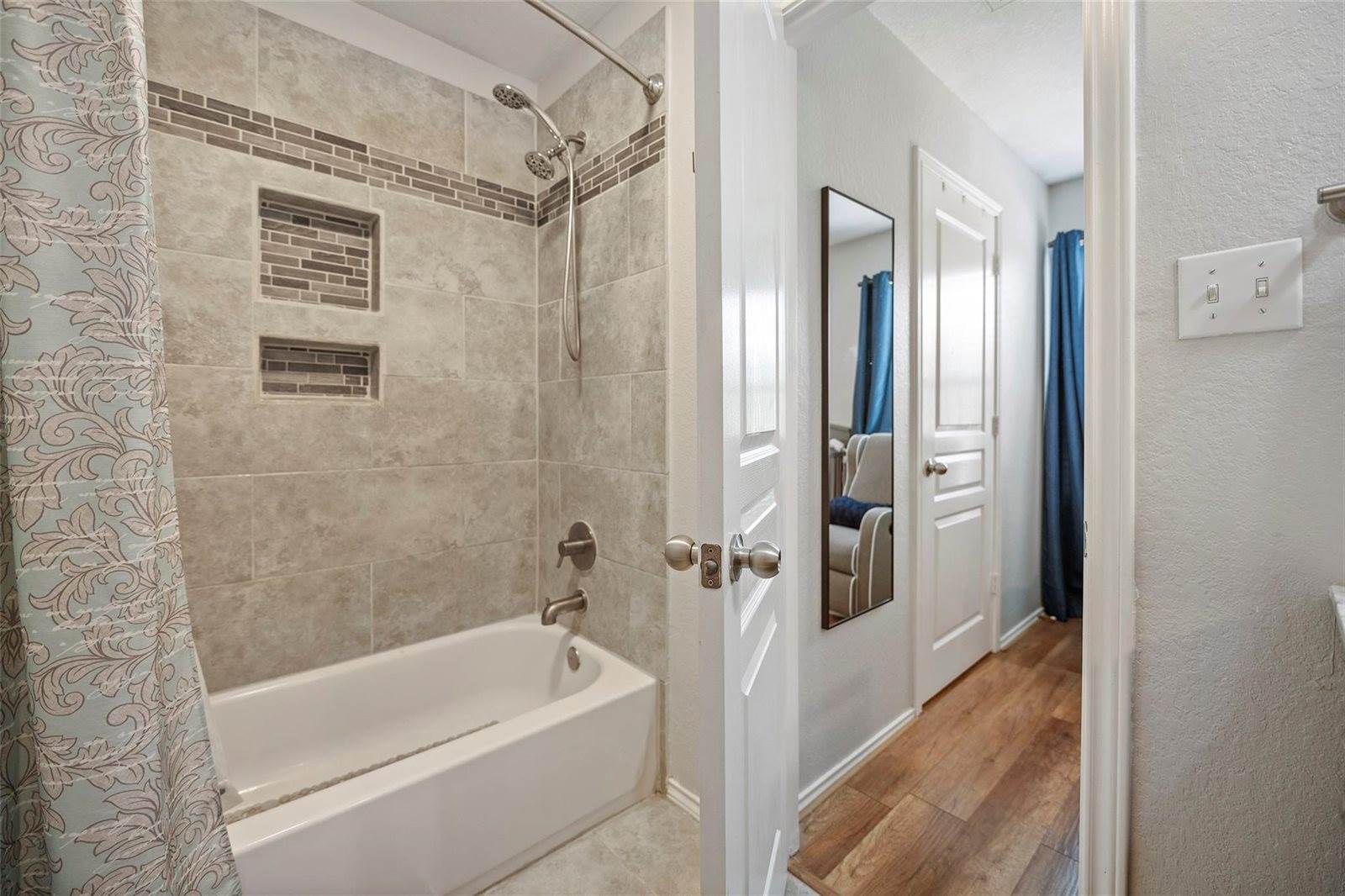 16783 Mammoth Springs Drive, Houston, TX 77095