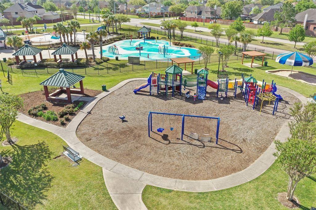 16783 Mammoth Springs Drive, Houston, TX 77095