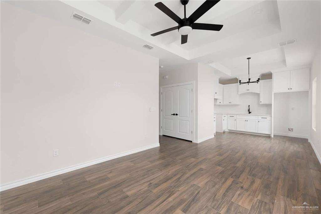 601 East Allende Avenue, Roma, TX 78584