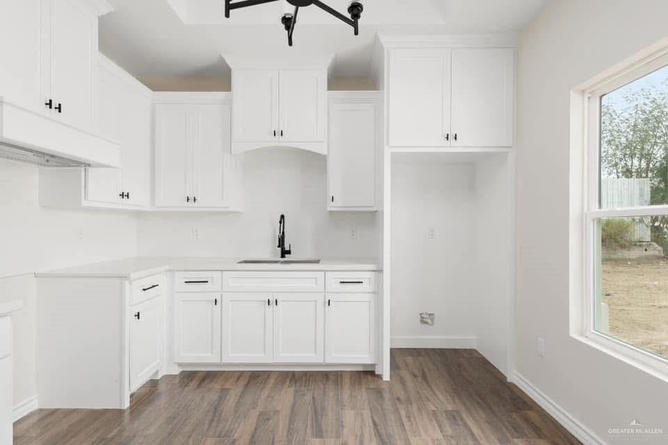 601 East Allende Avenue, Roma, TX 78584
