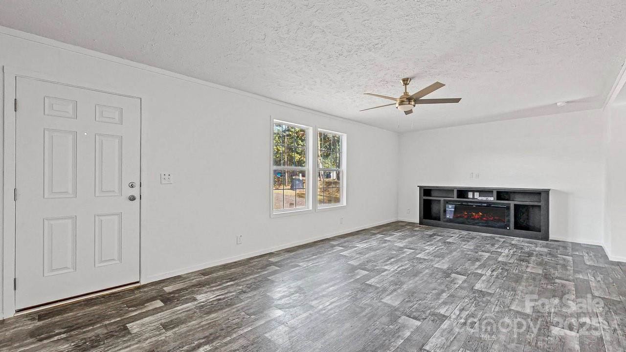 125 Apple Tree Lane, Statesville, NC 28677