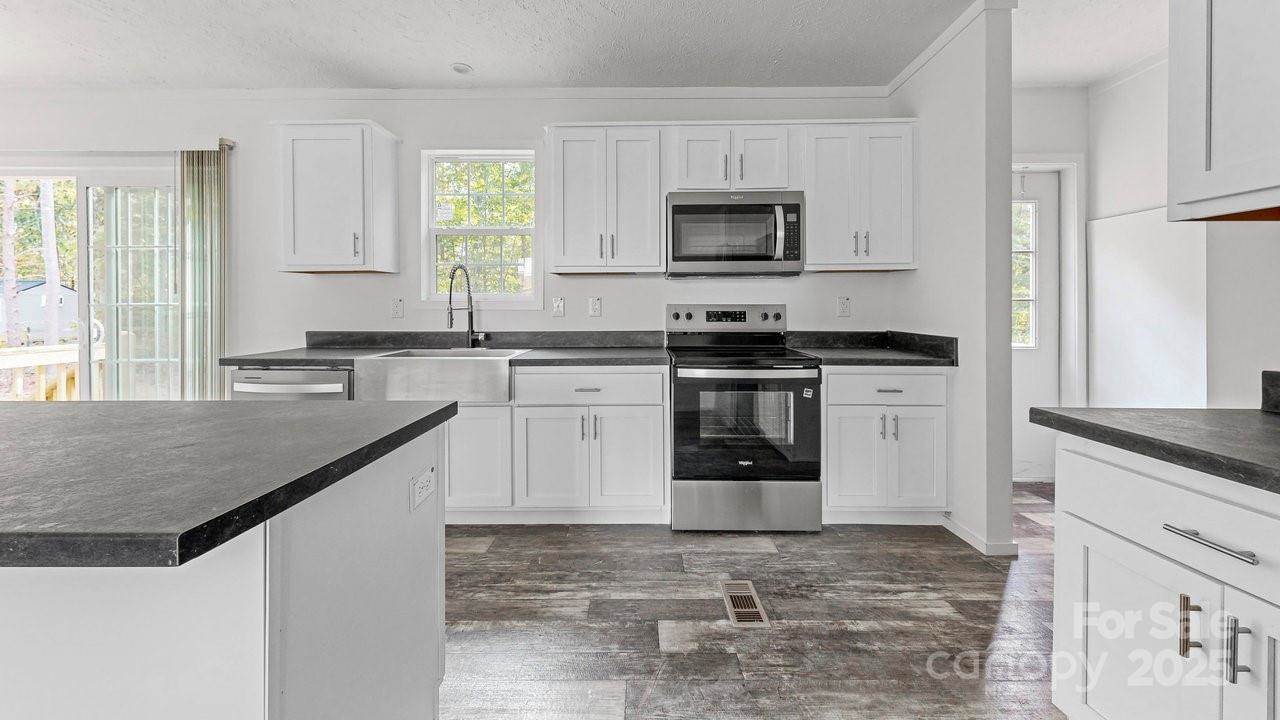 125 Apple Tree Lane, Statesville, NC 28677