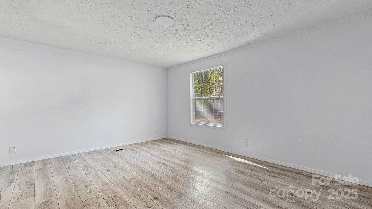 105 Apple Tree Lane, Statesville, NC 28677