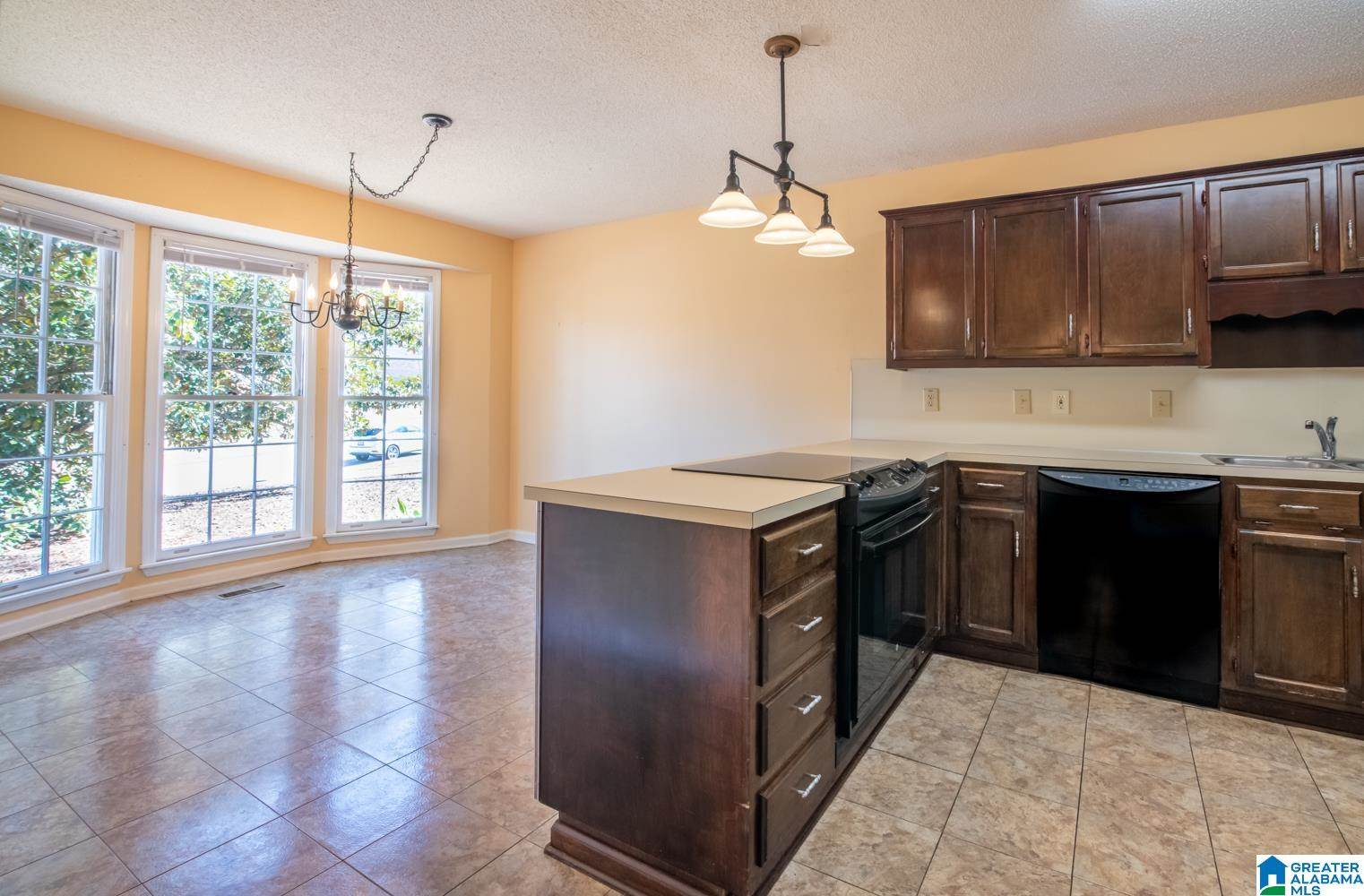 4049 Cross Grove Circle, Birmingham, AL 35242