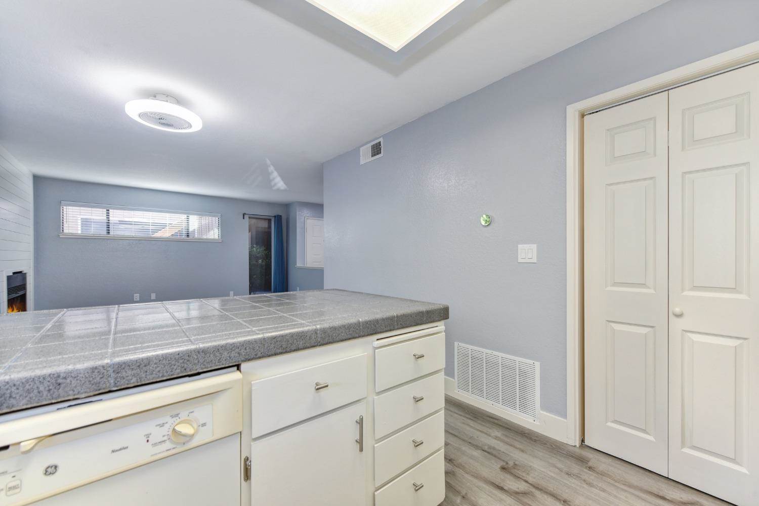 7975 Arcade Lake Lane, Citrus Heights, CA 95610