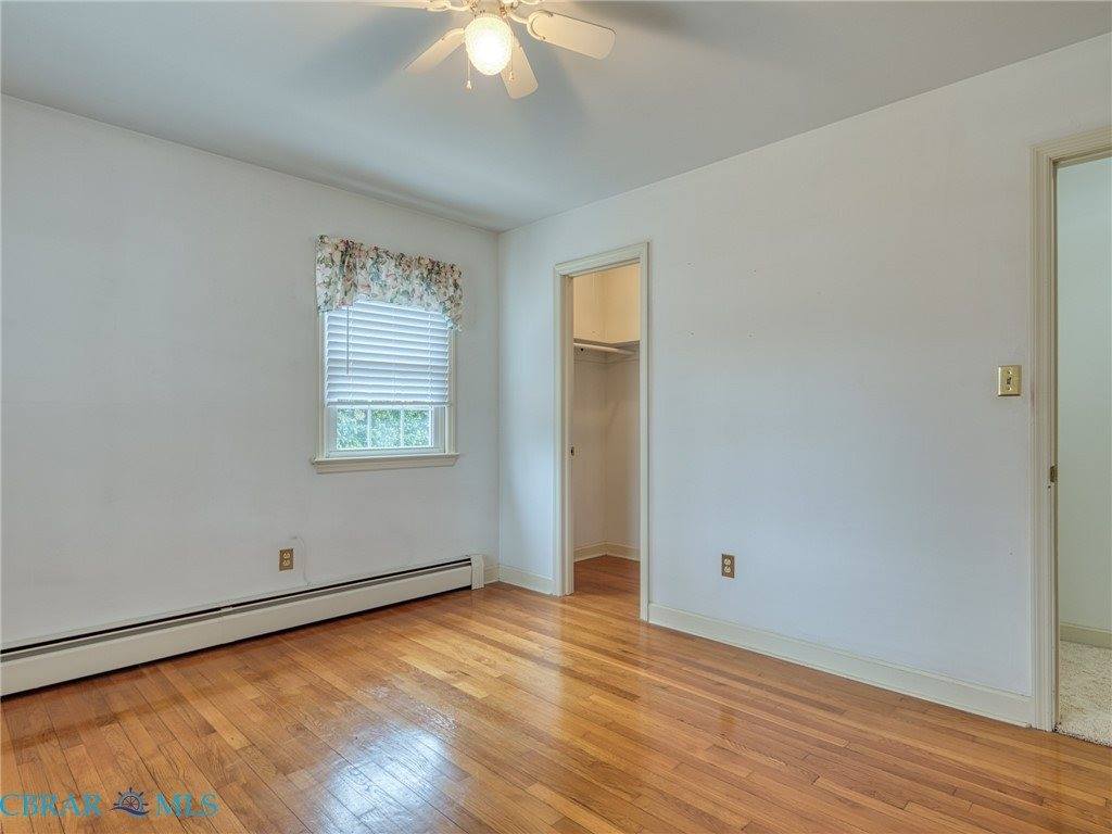 8407 Oyster Cove Road, Hayes, VA 23072