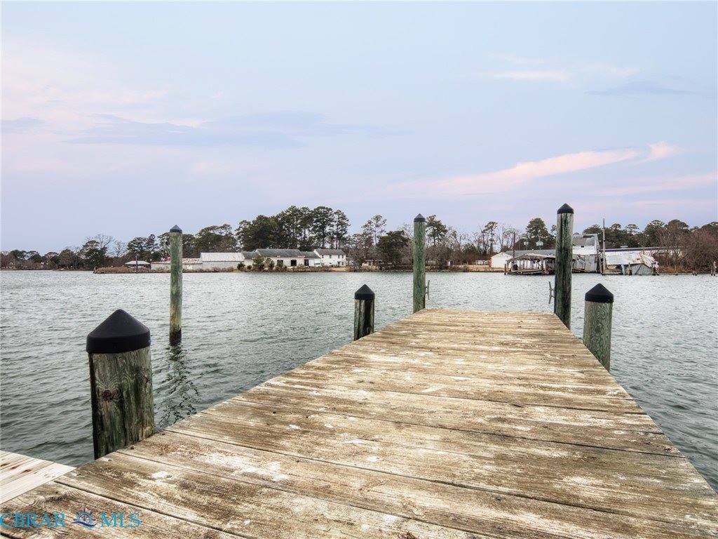 8407 Oyster Cove Road, Hayes, VA 23072