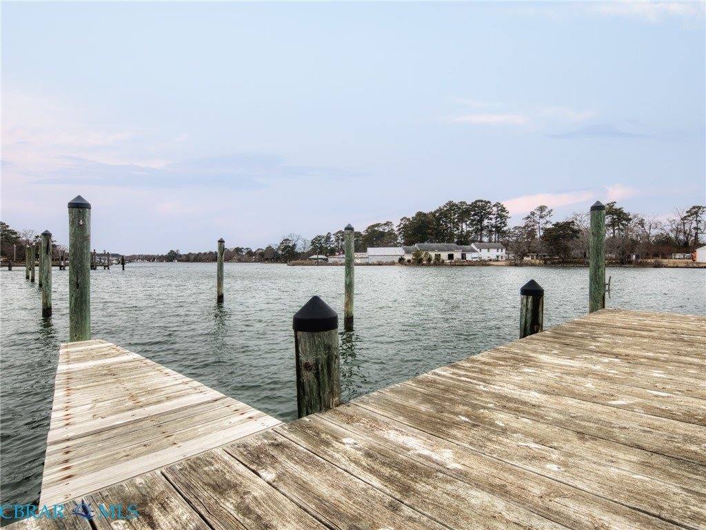 8407 Oyster Cove Road, Hayes, VA 23072