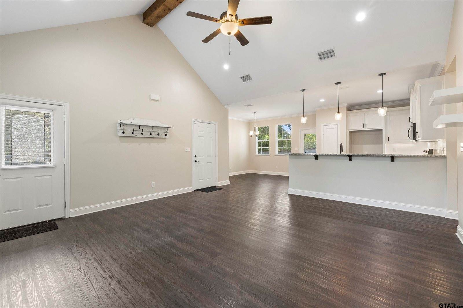 9710 W Lakeshore Dr, Tyler, TX 75709