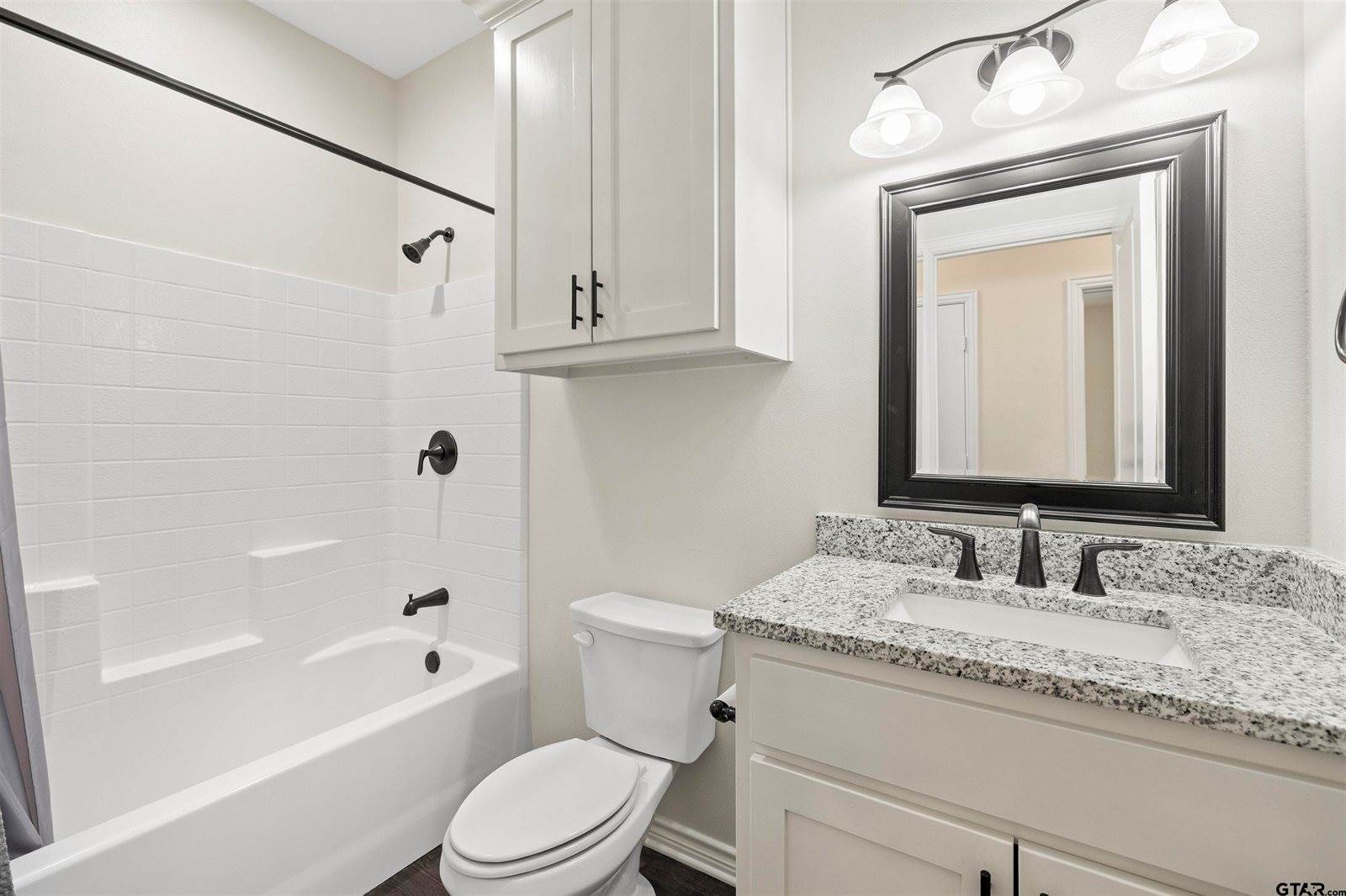 9710 W Lakeshore Dr, Tyler, TX 75709