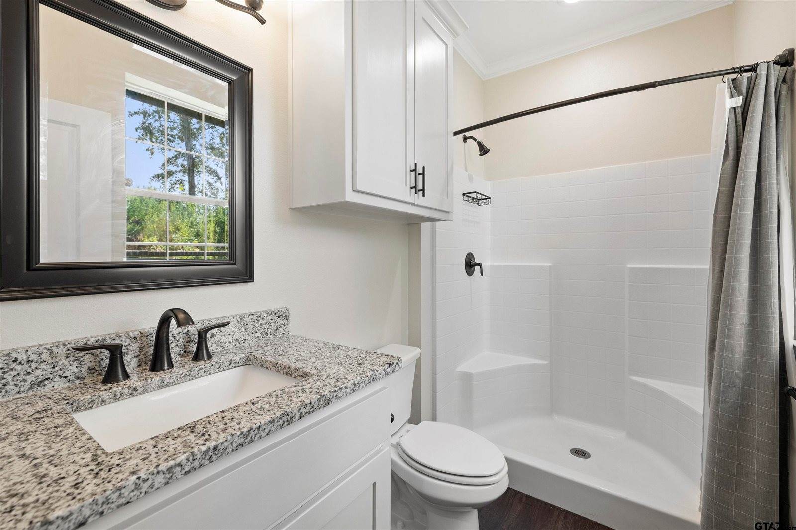 9710 W Lakeshore Dr, Tyler, TX 75709