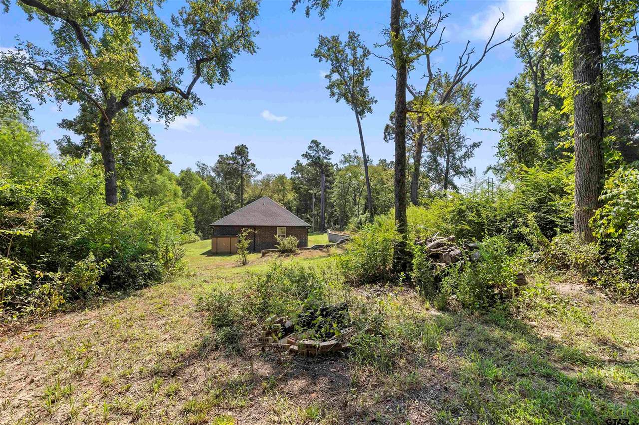 9710 W Lakeshore Dr, Tyler, TX 75709