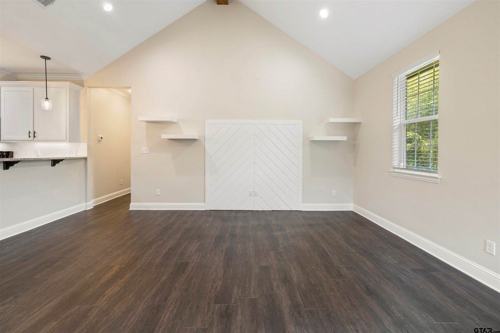 9710 W Lakeshore Dr, Tyler, TX 75709