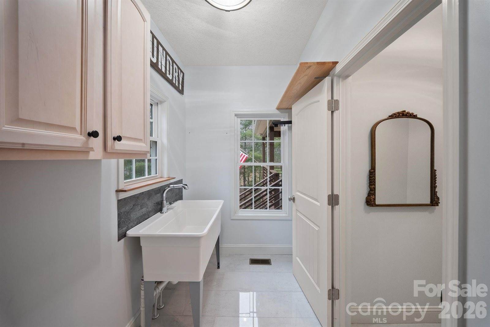21 Hope Road, Weaverville, NC 28787