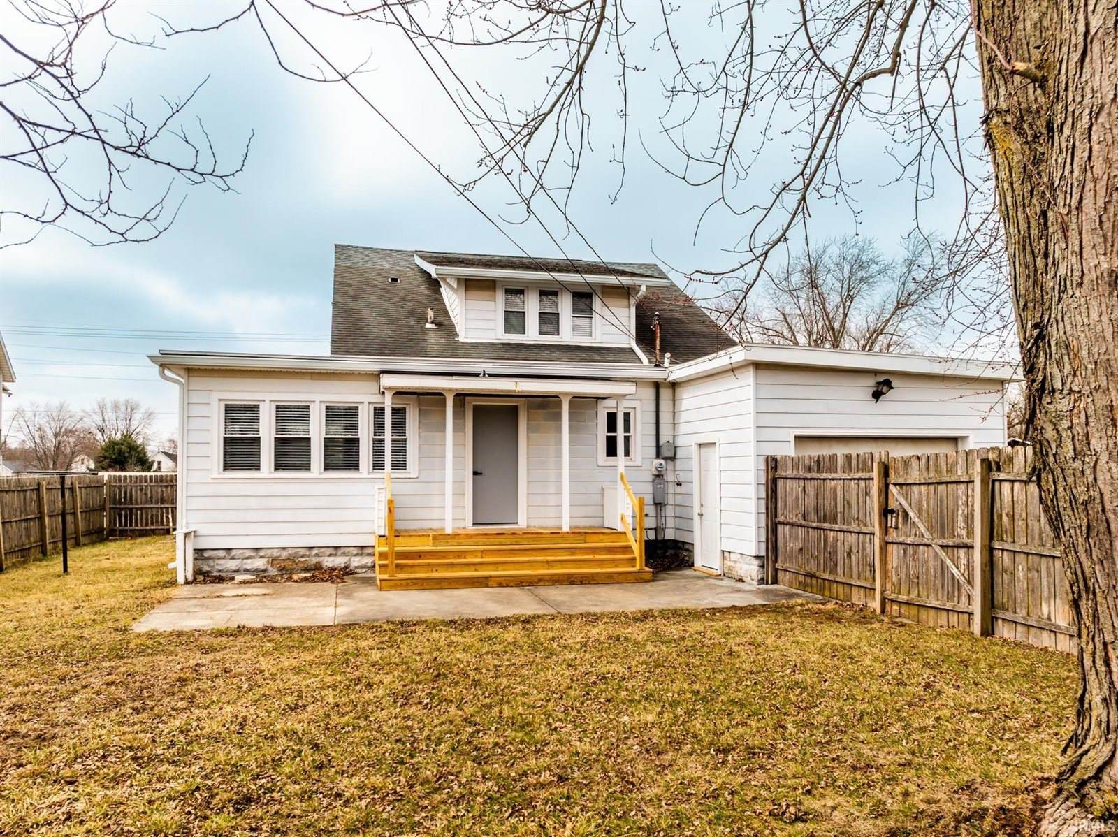 120 N Center Street, Eaton, IN 47338
