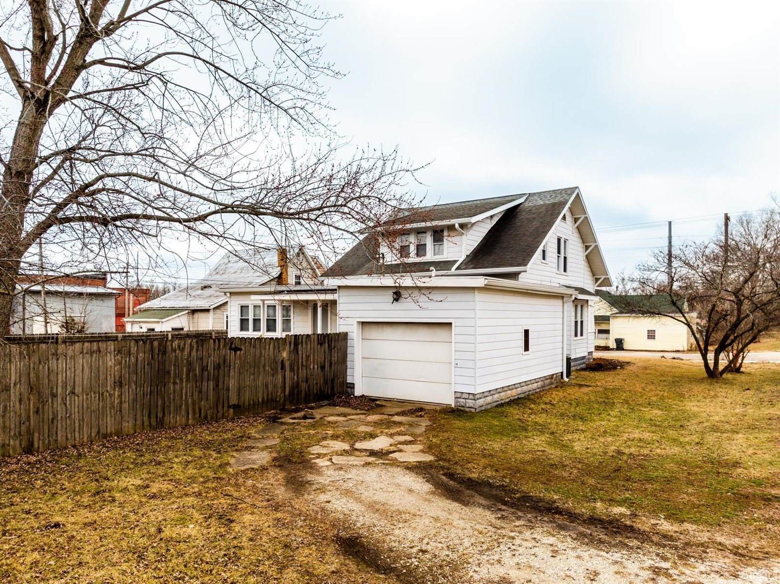 120 N Center Street, Eaton, IN 47338