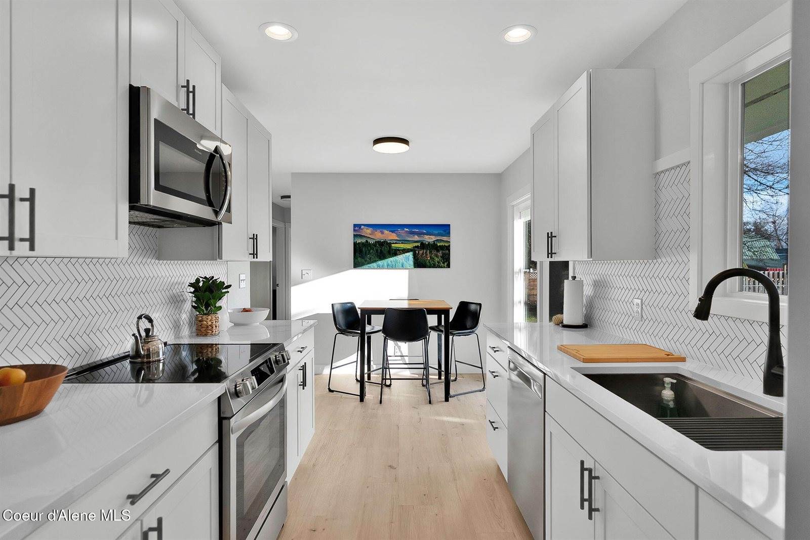 1810 West Honeysuckle Ave, Hayden, ID 83835