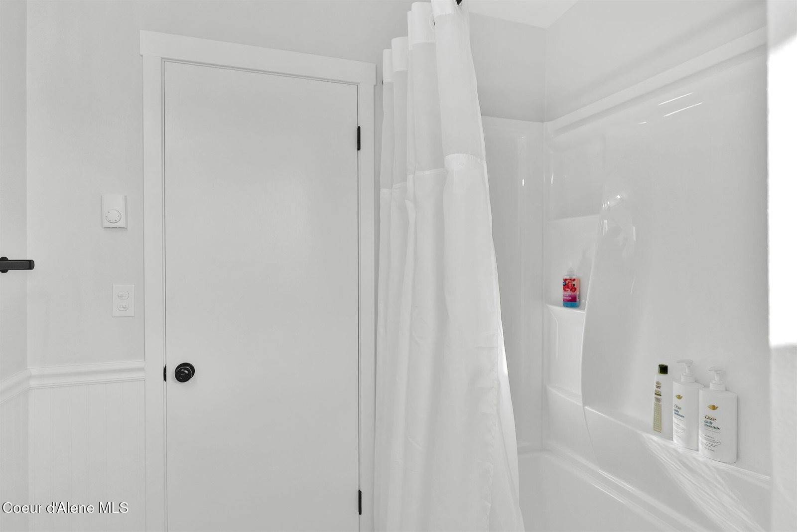 1810 West Honeysuckle Ave, Hayden, ID 83835