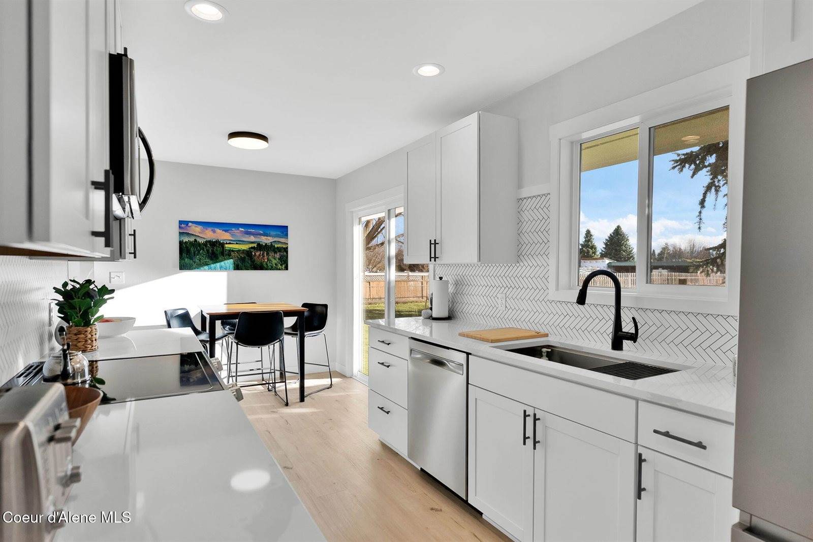 1810 West Honeysuckle Ave, Hayden, ID 83835