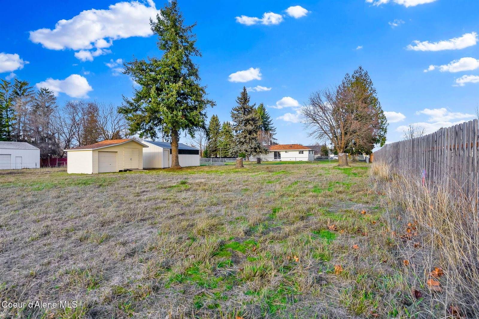 1810 West Honeysuckle Ave, Hayden, ID 83835