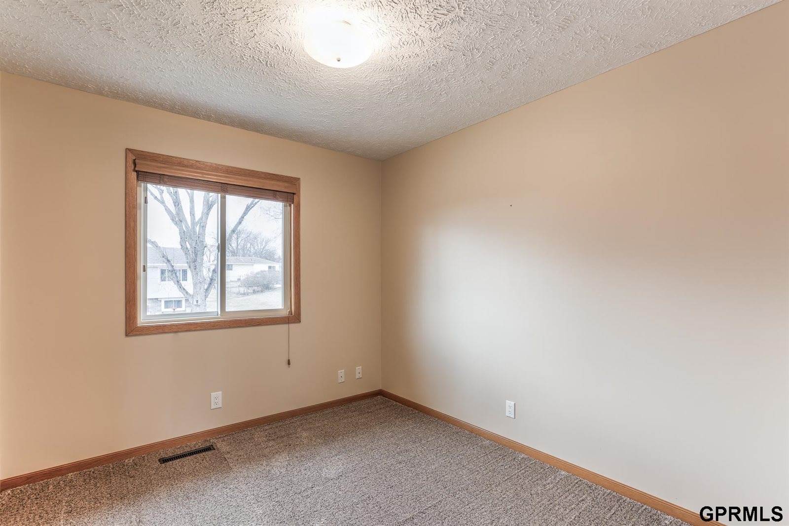 14604 Emiline Street, Omaha, NE 68138