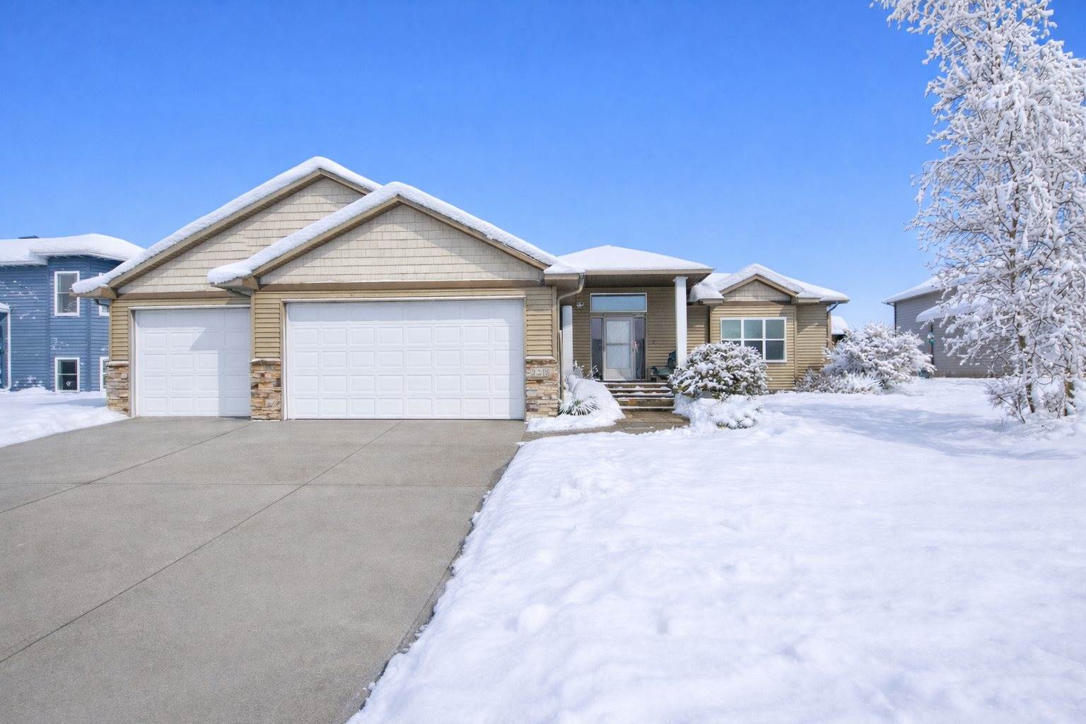 1218 35th Street Circle South, Moorhead, MN 56560