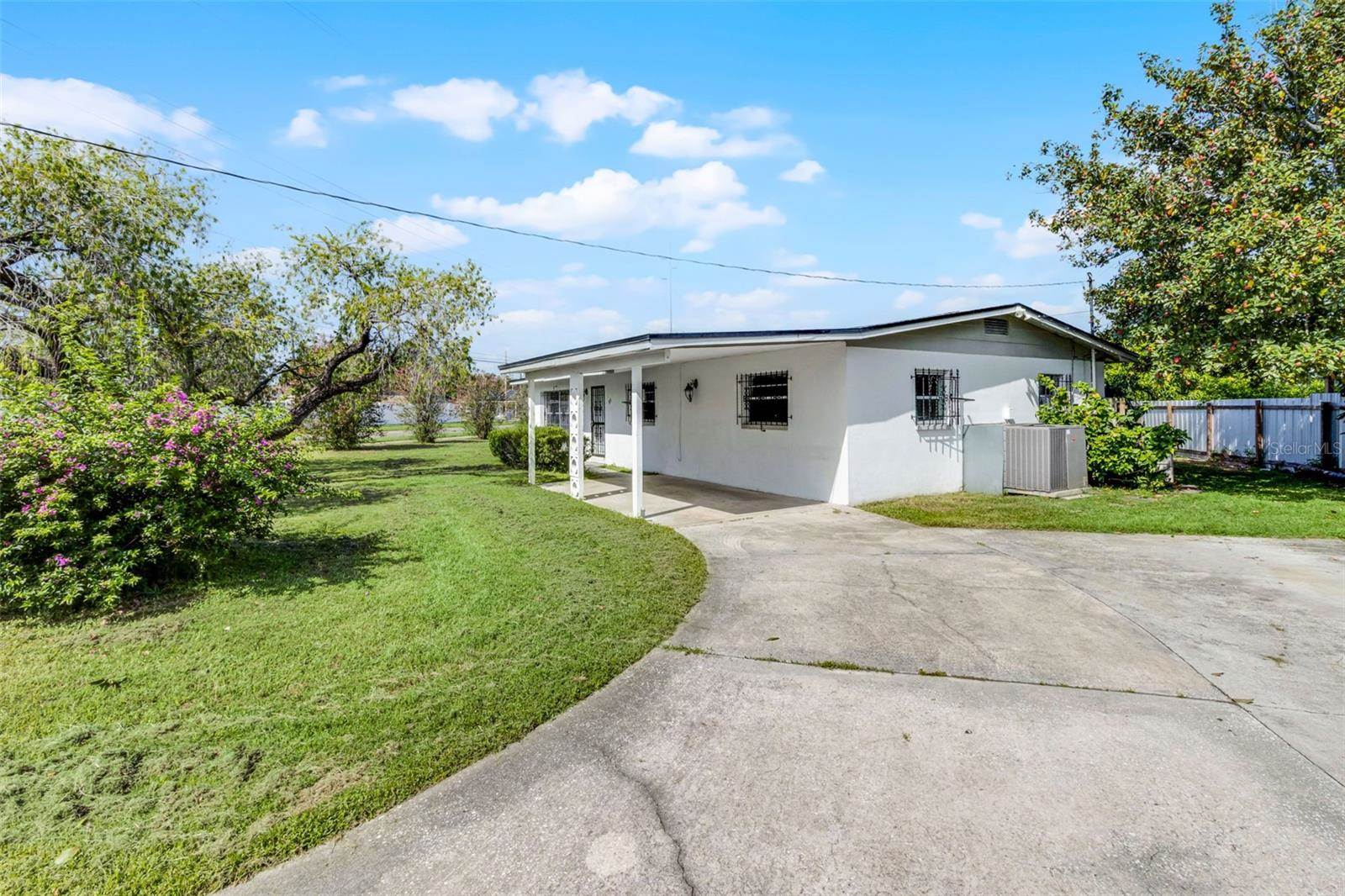 815 Papaya Drive, Tampa, FL 33619