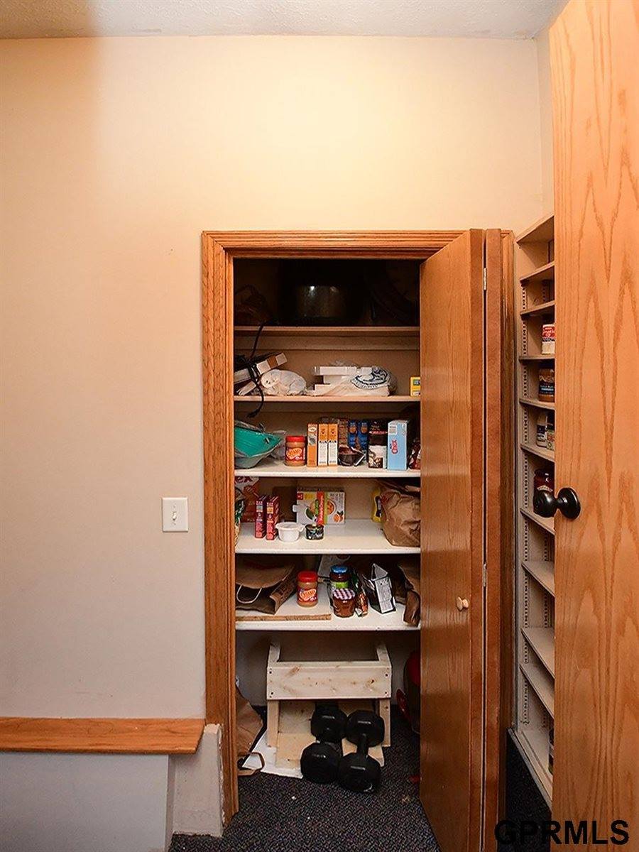 12421 Frances Circle, Omaha, NE 68144