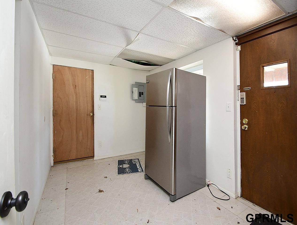 12421 Frances Circle, Omaha, NE 68144