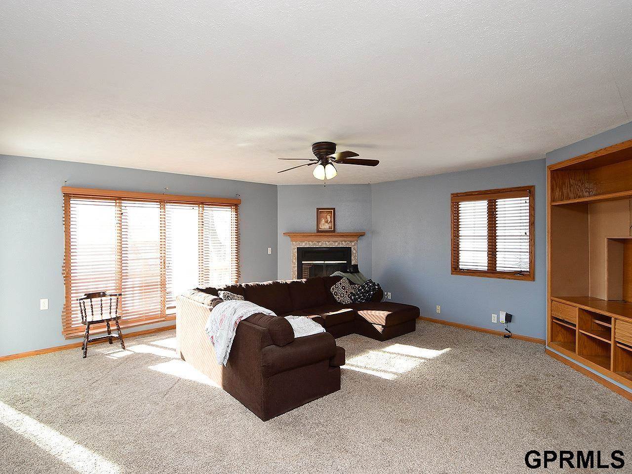 12421 Frances Circle, Omaha, NE 68144