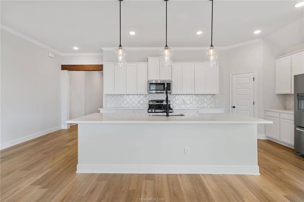 2912 Captain Court, Bryan, TX 77808