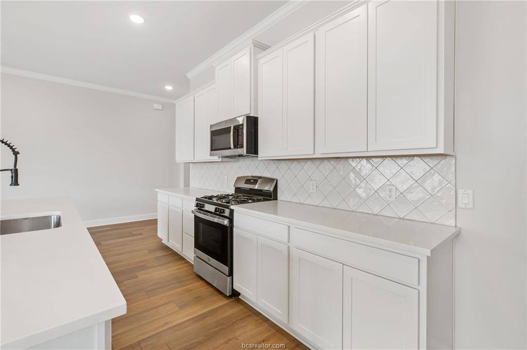 2912 Captain Court, Bryan, TX 77808