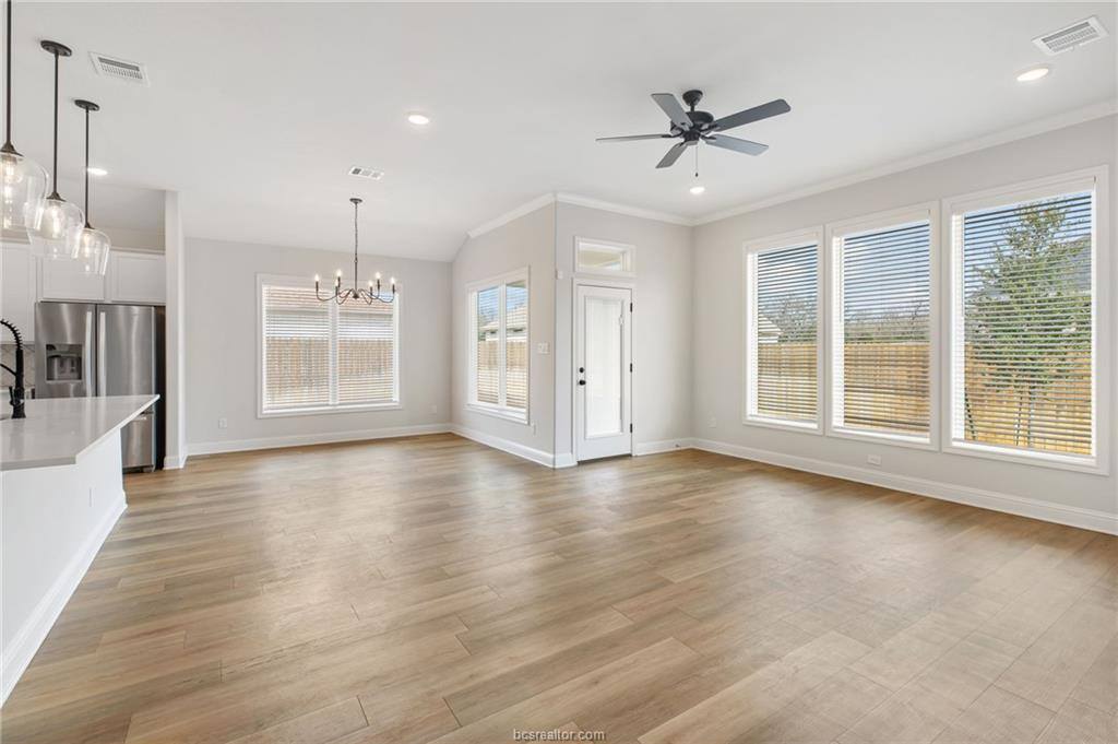 2912 Captain Court, Bryan, TX 77808