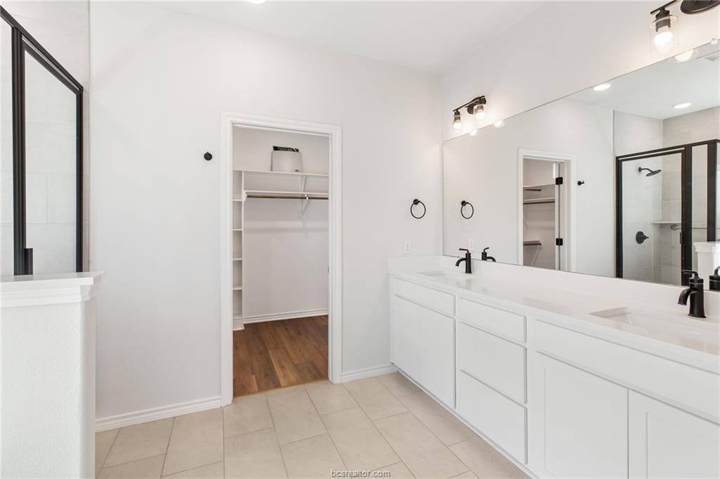 2912 Captain Court, Bryan, TX 77808