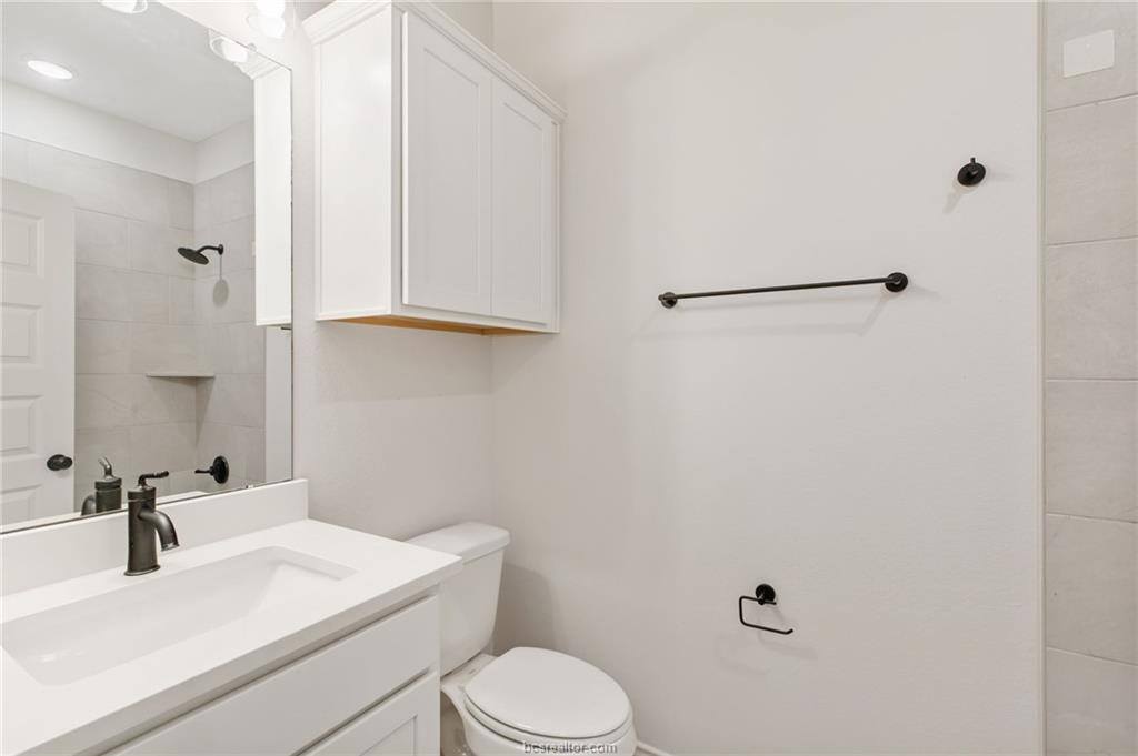 2912 Captain Court, Bryan, TX 77808