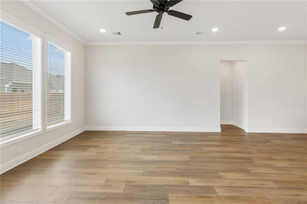 2912 Captain Court, Bryan, TX 77808