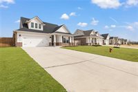 2912 Captain Court, Bryan, TX 77808