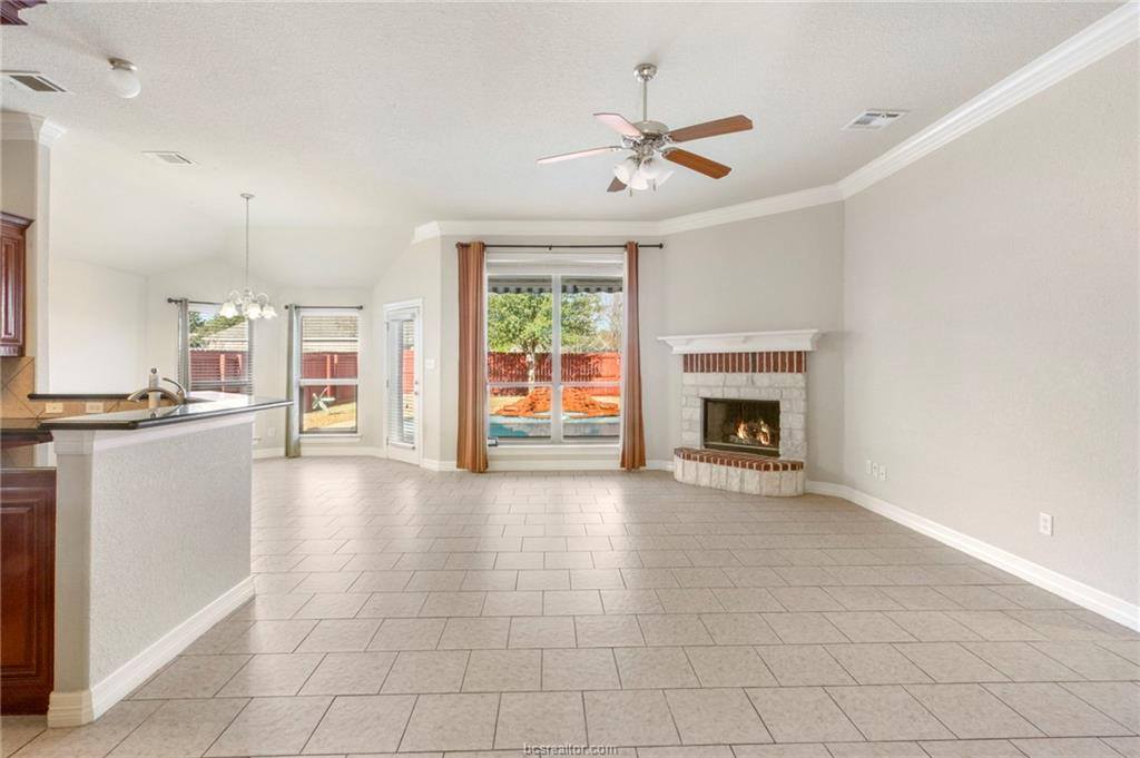 2222 Carlisle Court, College Station, TX 77845