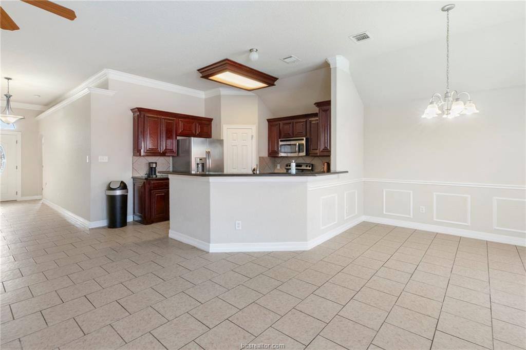 2222 Carlisle Court, College Station, TX 77845