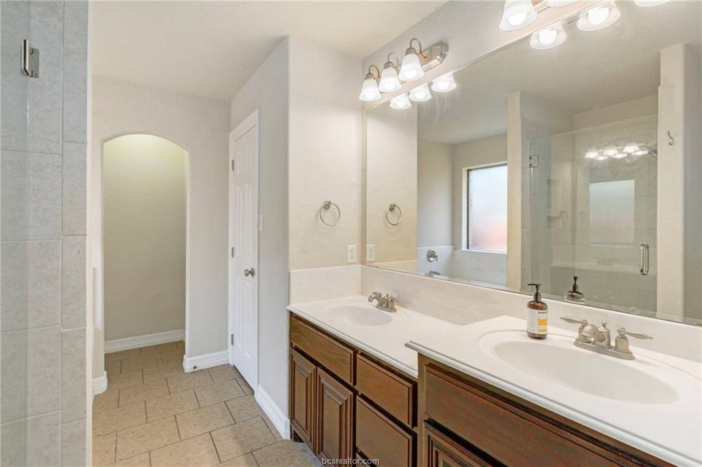 2222 Carlisle Court, College Station, TX 77845