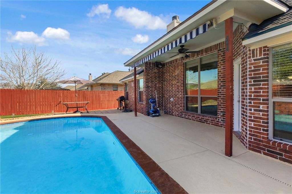 2222 Carlisle Court, College Station, TX 77845