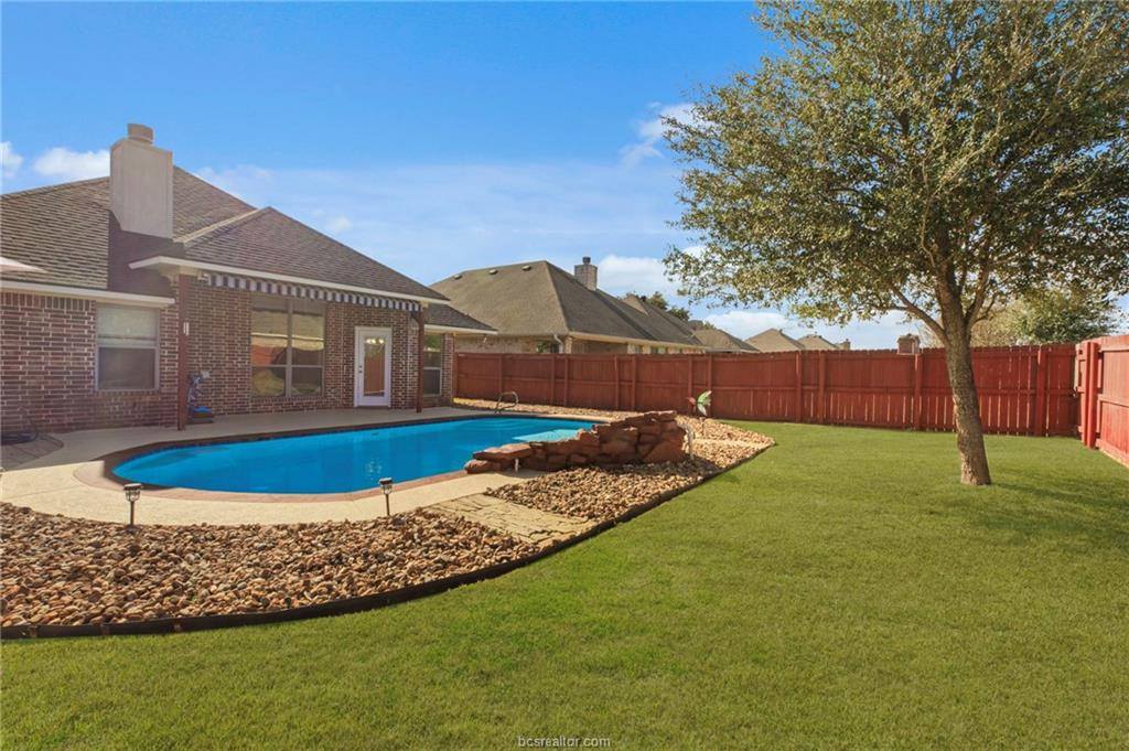 2222 Carlisle Court, College Station, TX 77845