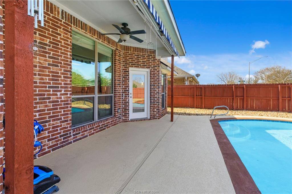 2222 Carlisle Court, College Station, TX 77845