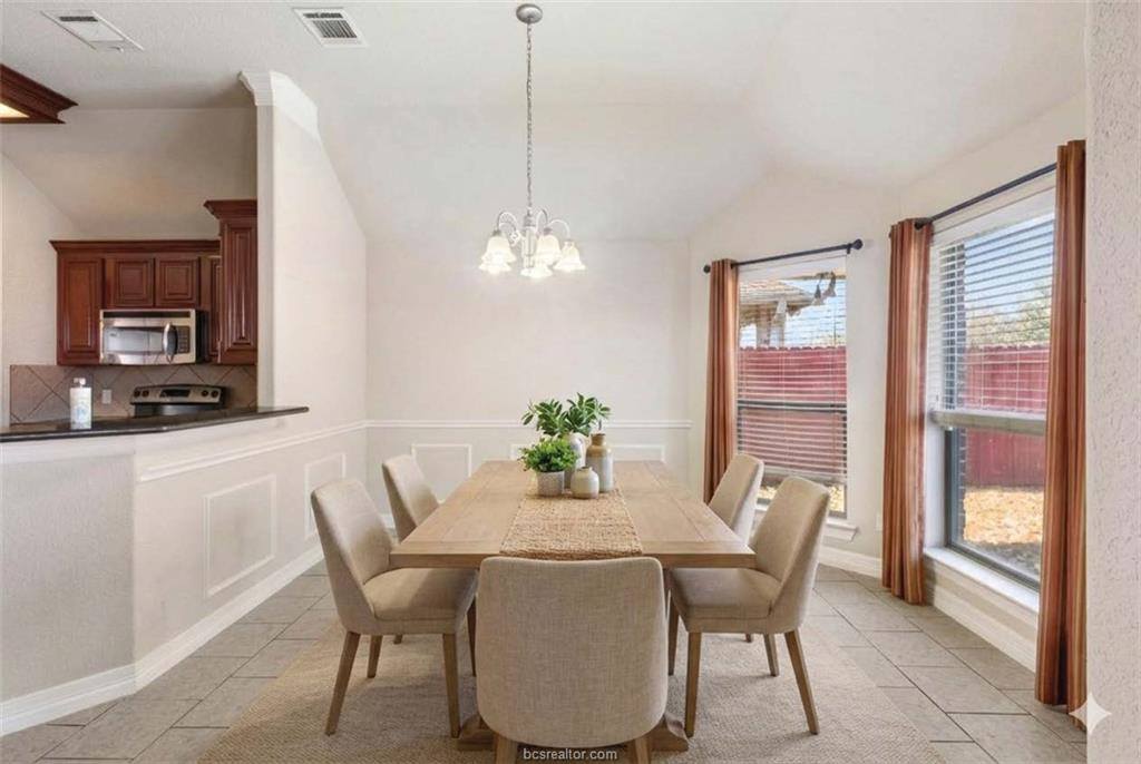 2222 Carlisle Court, College Station, TX 77845