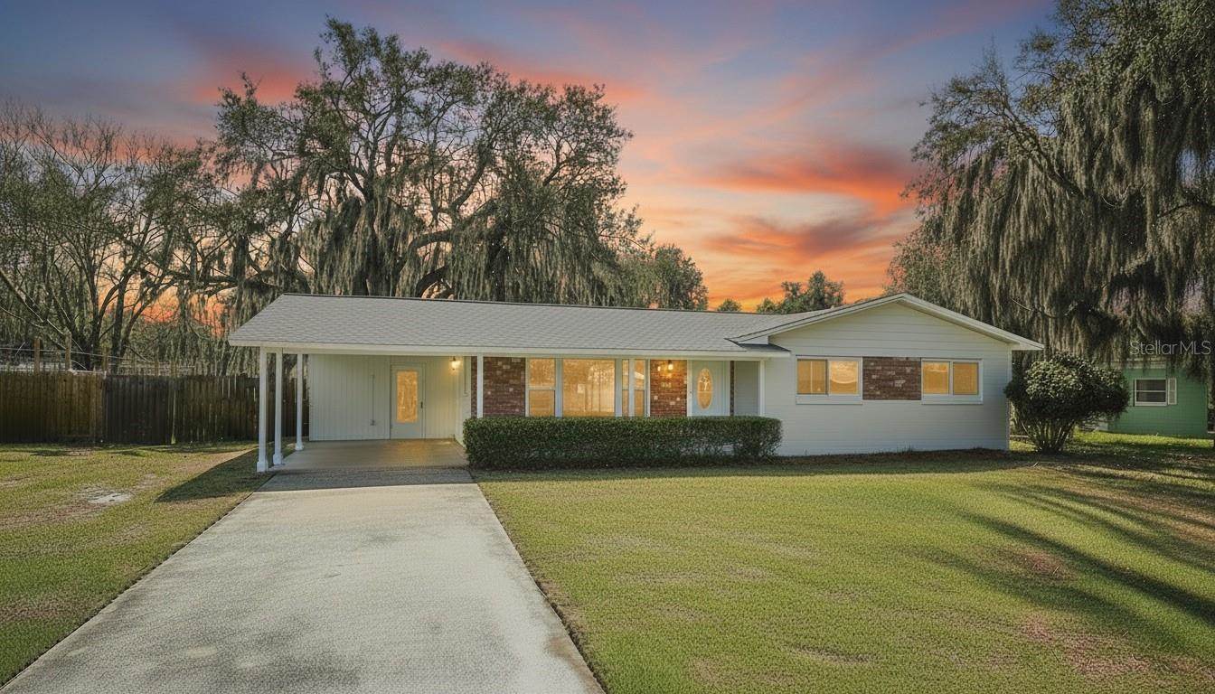 1507 North Lake View Avenue, Leesburg, FL 34748