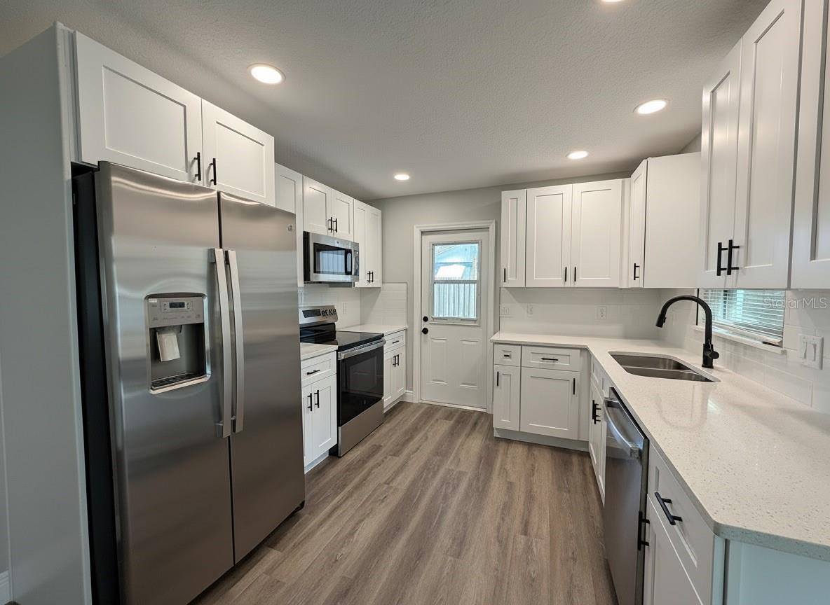 1507 North Lake View Avenue, Leesburg, FL 34748