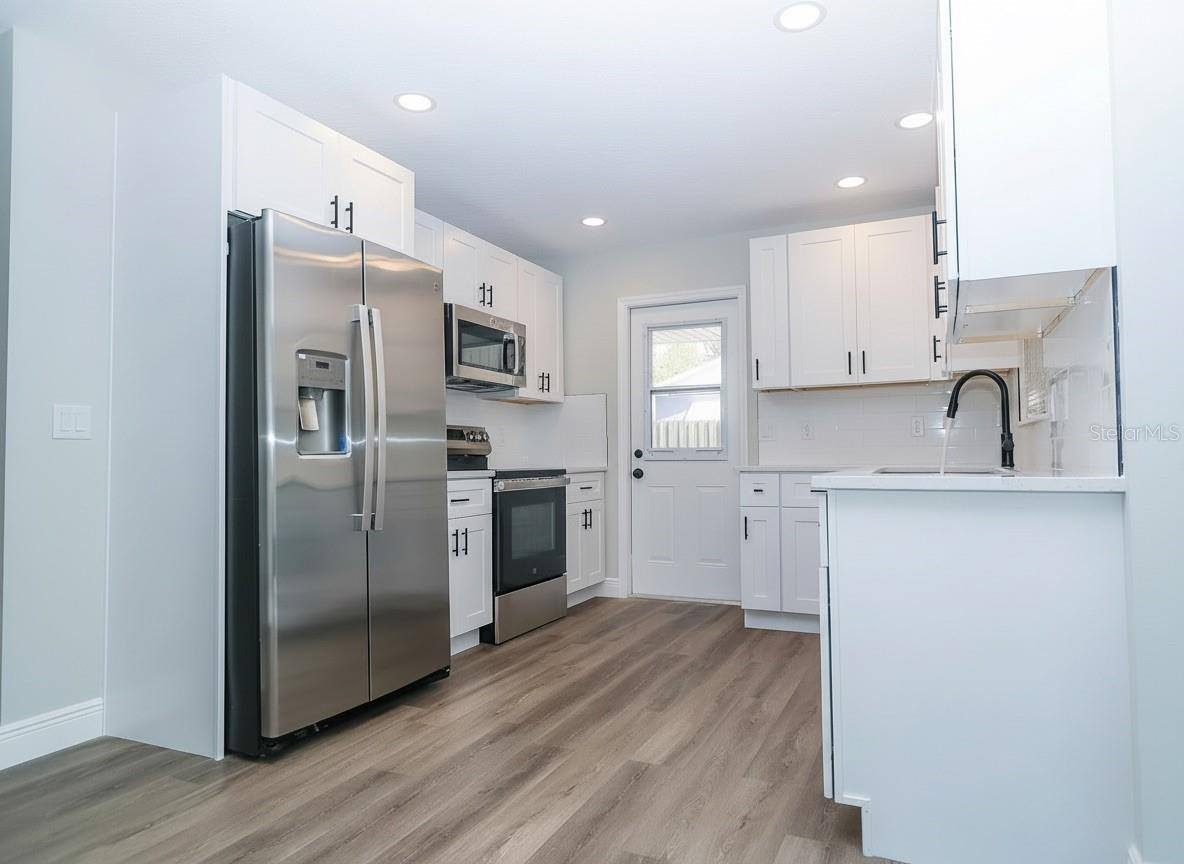 1507 North Lake View Avenue, Leesburg, FL 34748